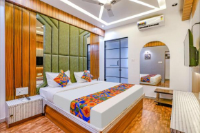 FabHotel Max